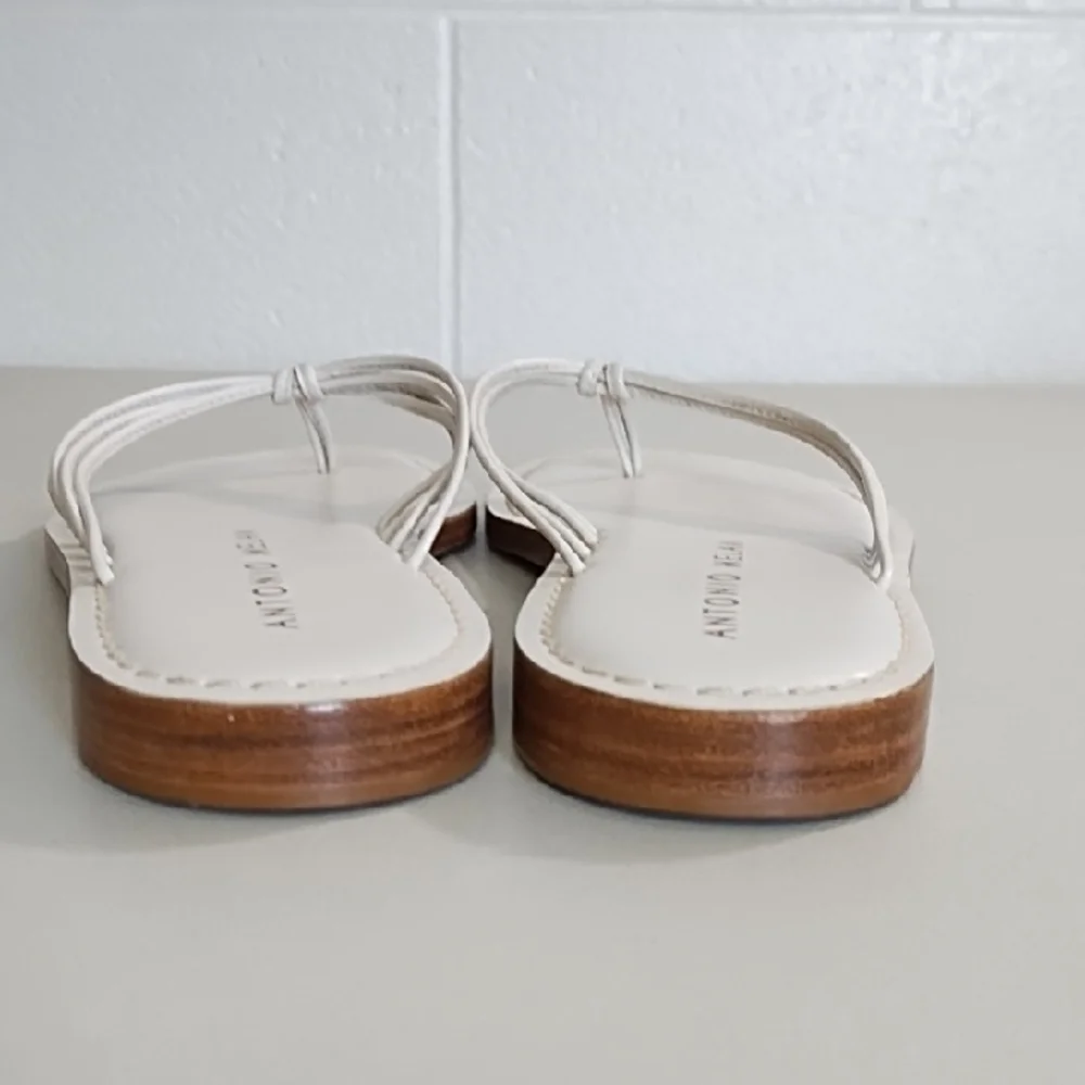 Antonio Melani White Strappy Leather Sandals Flip Flops